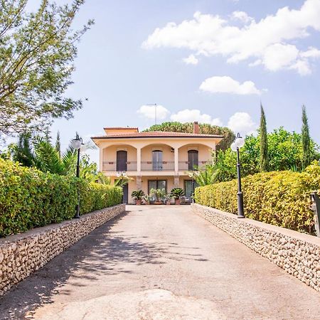 Villa Laoconte Piscina, Jacuzzi E Biliardo Canicattì Extérieur photo